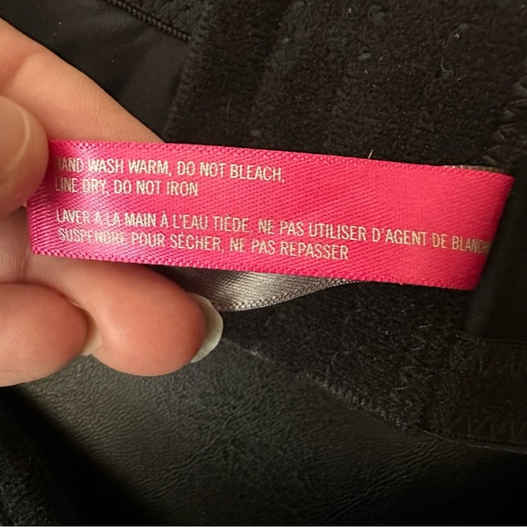 Vince Camuto Bra Size 42D Black Padded Underwire Adjustable Clasp Back - Picture 5 of 7